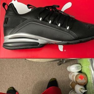 I’m selling one pair puma’s brand new size 12.